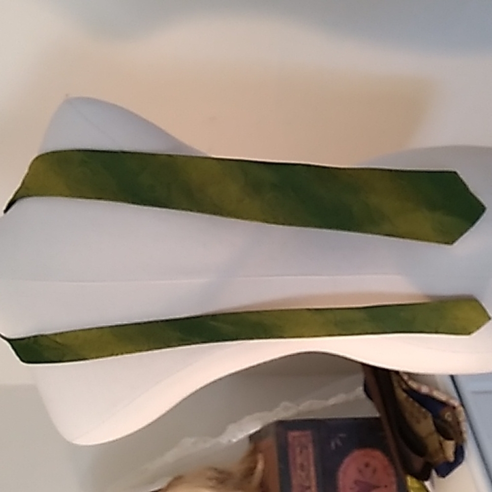 Vintage Archdale olive green necktie 👔